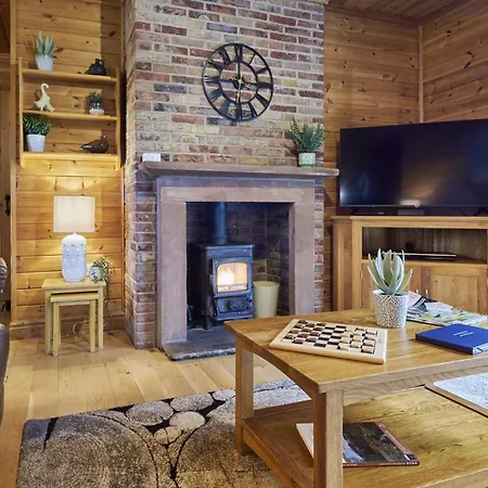 Dunnock With Hot-tub * 卡莱尔