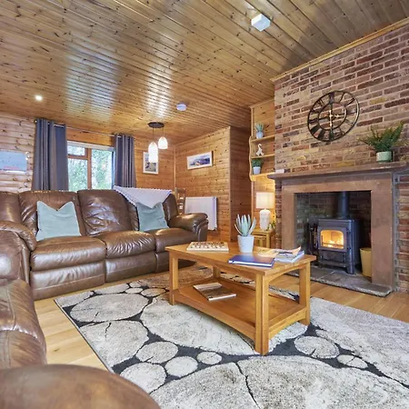 Dunnock With Hot-tub Tatil Evi *