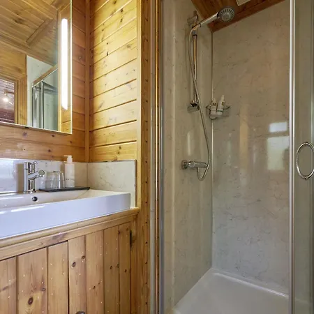 Dunnock With Hot-tub بيت للعطل *